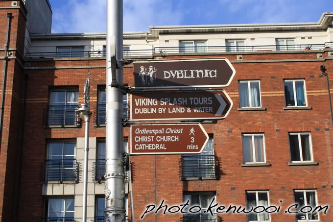 dublin dublinia road sign