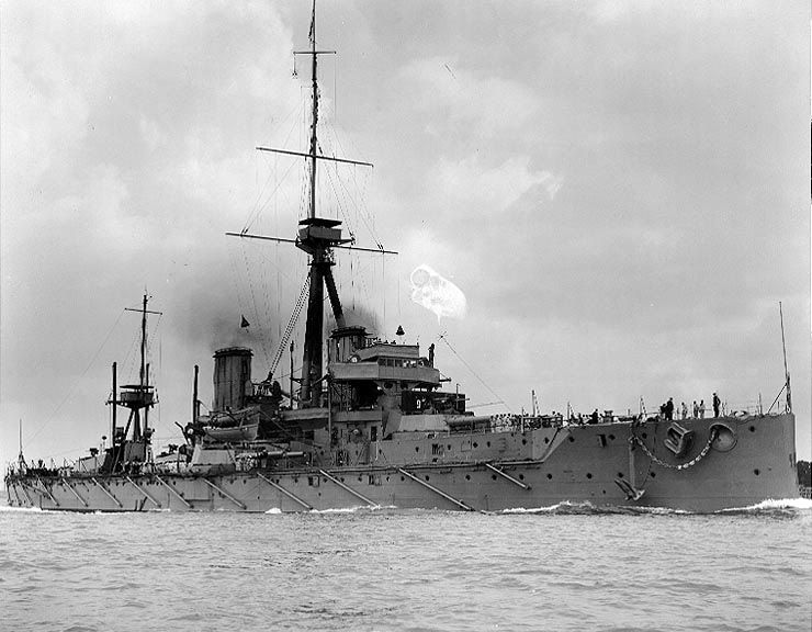 HMS_Dreadnought_1906_H63596.jpg